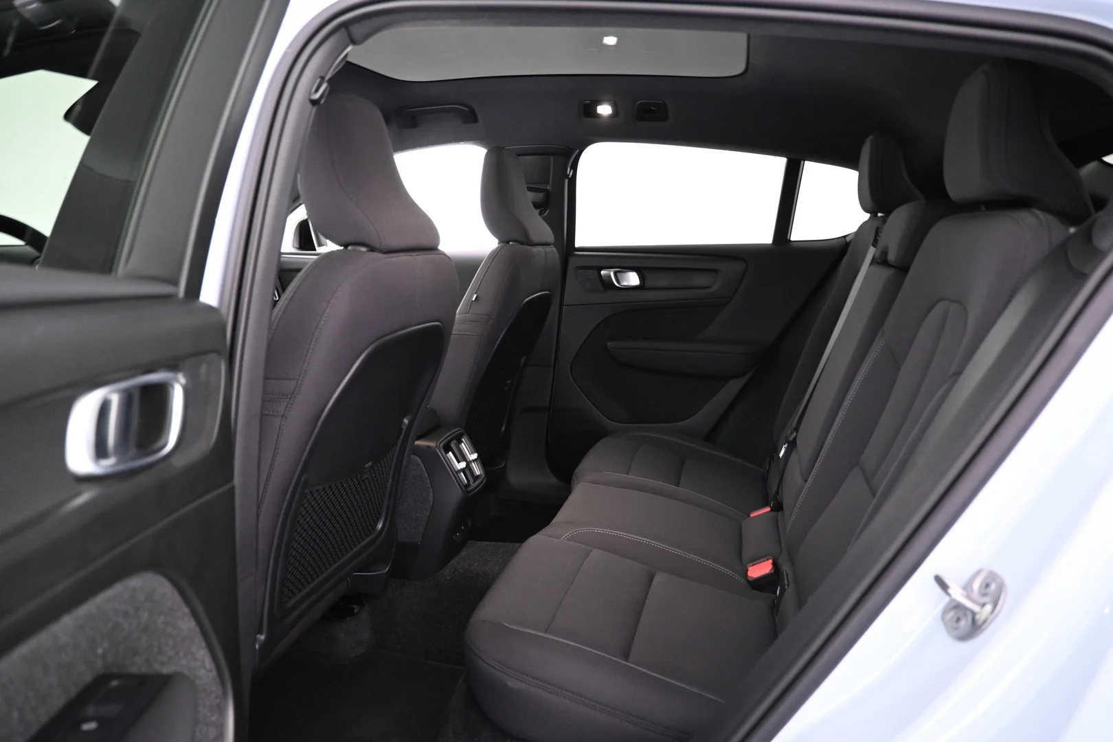 Car Image - 1THp3rsiFNzAxfnbcjbVTk