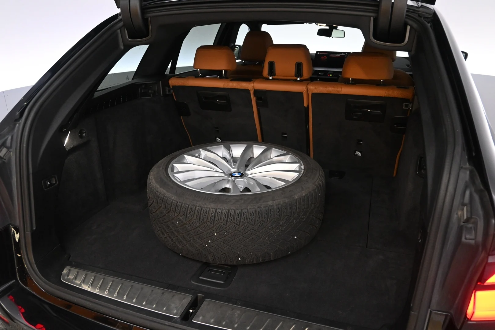 Car Image - 4FXZ93JsNoqcDRYtu2McAC