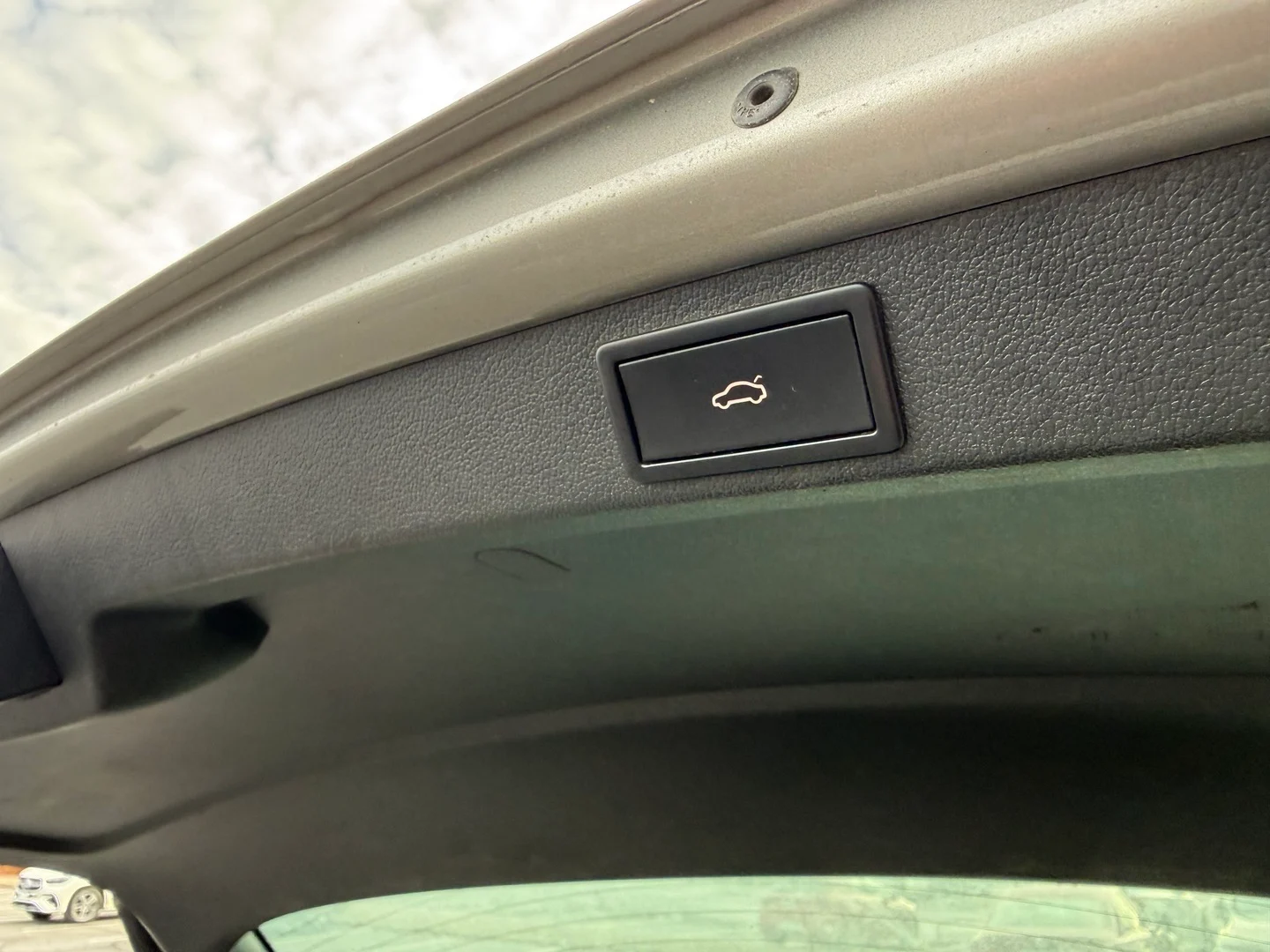 Car Image - 1DcIGEvBRQ8CW74HY4gdh3
