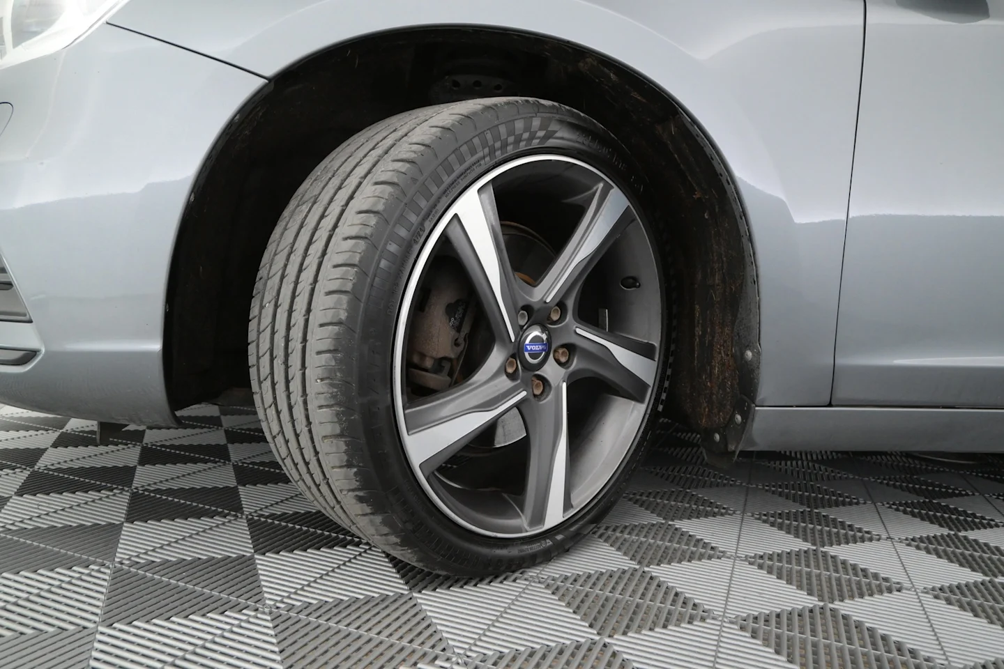 Car Image - 3n5K5kkTp9uM9Tl0EfrkWE