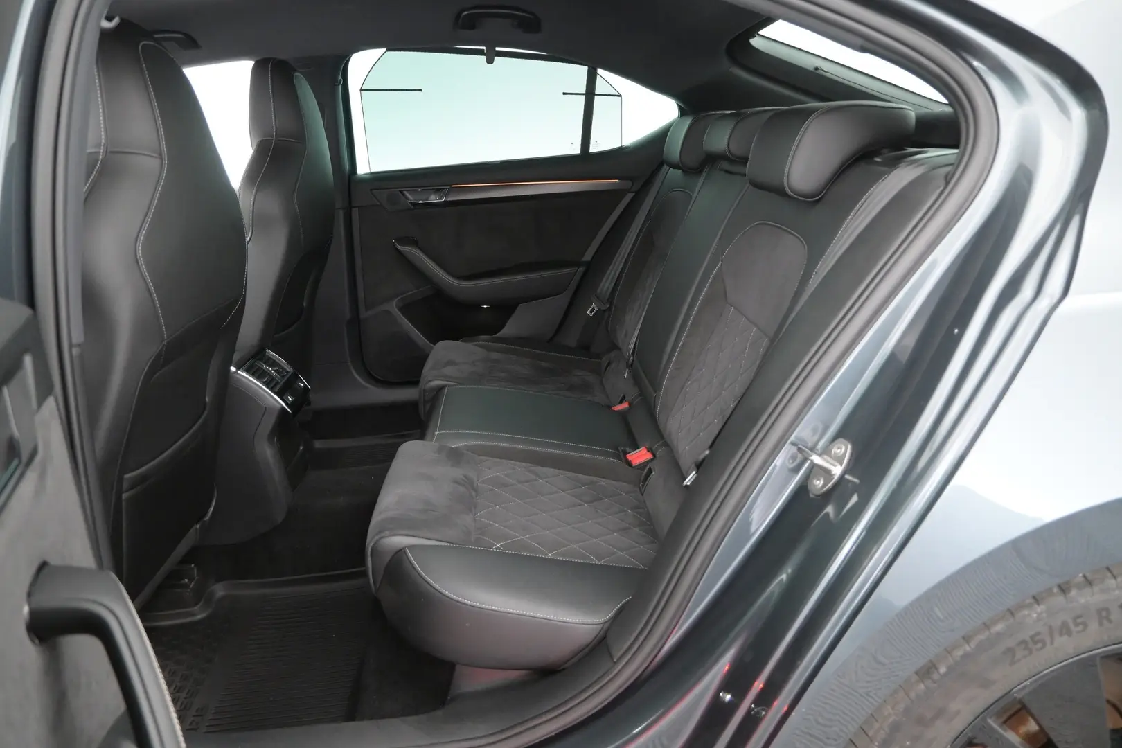 Car Image - 5P0LnYXkrEtlGct9WYMtRX