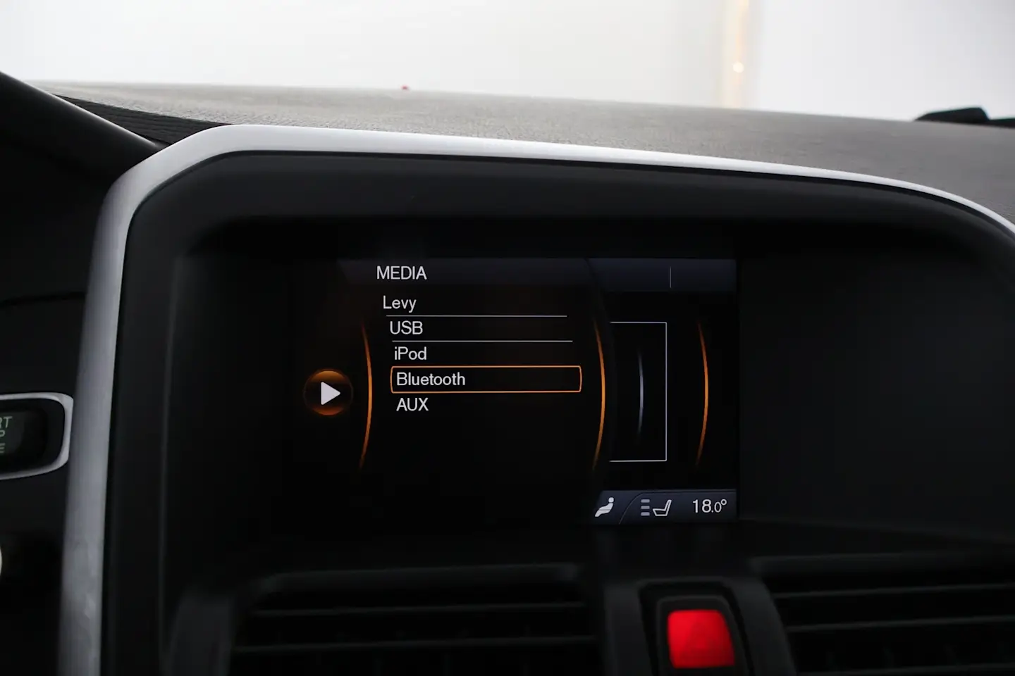 Car Image - 4hk3EM04AYzVLF725hr7um