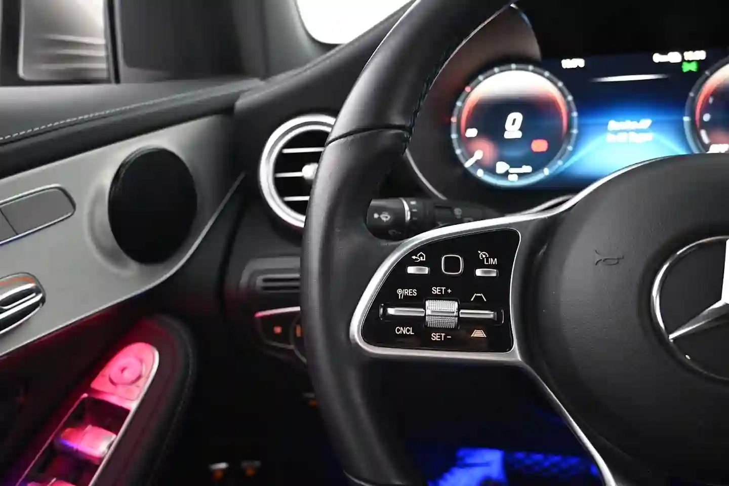 Car Image - 5zOW3G9IP04ZiOCHM1ZoxI
