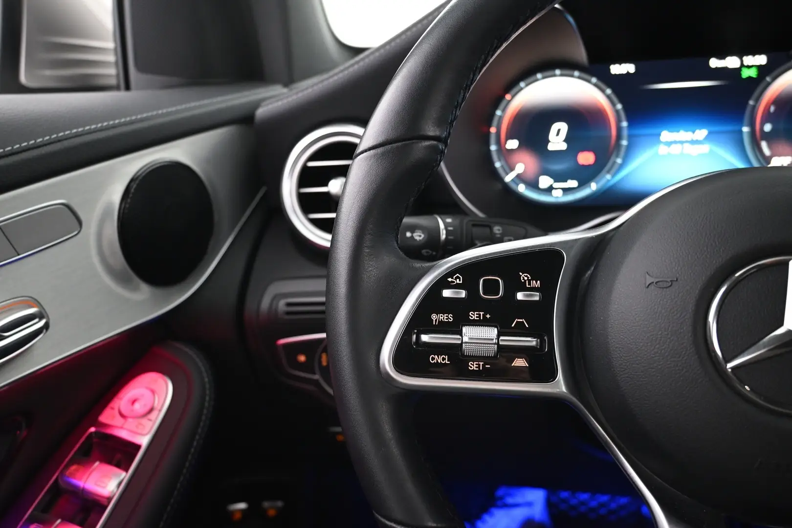Car Image - 5zOW3G9IP04ZiOCHM1ZoxI