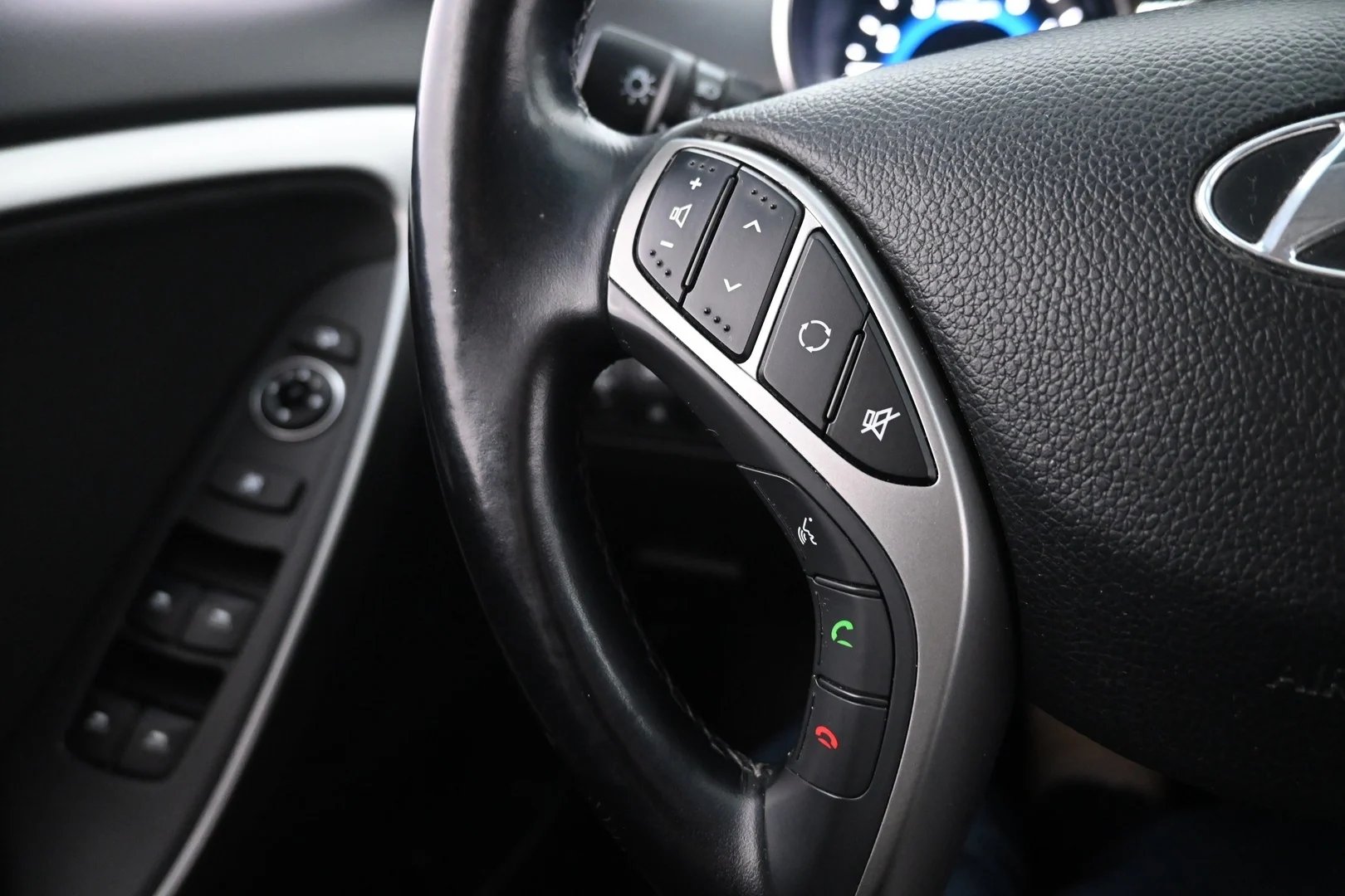 Car Image - 2JdnlRHQxrrFLmfBcZrJ5N