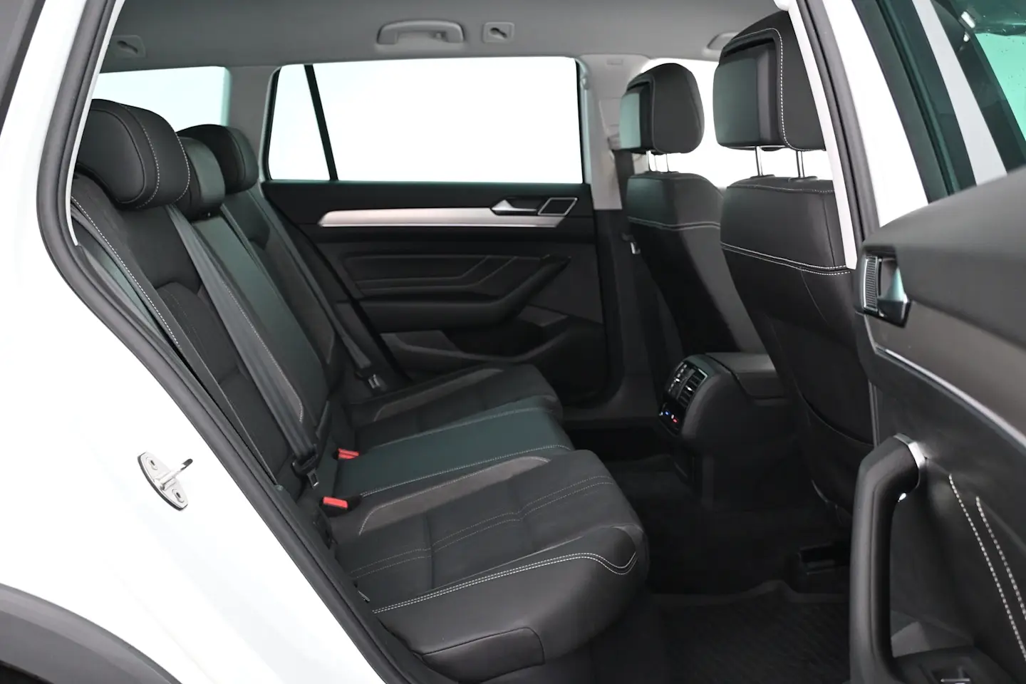 Car Image - 57kebgY0UalCNbUZE0aI9T