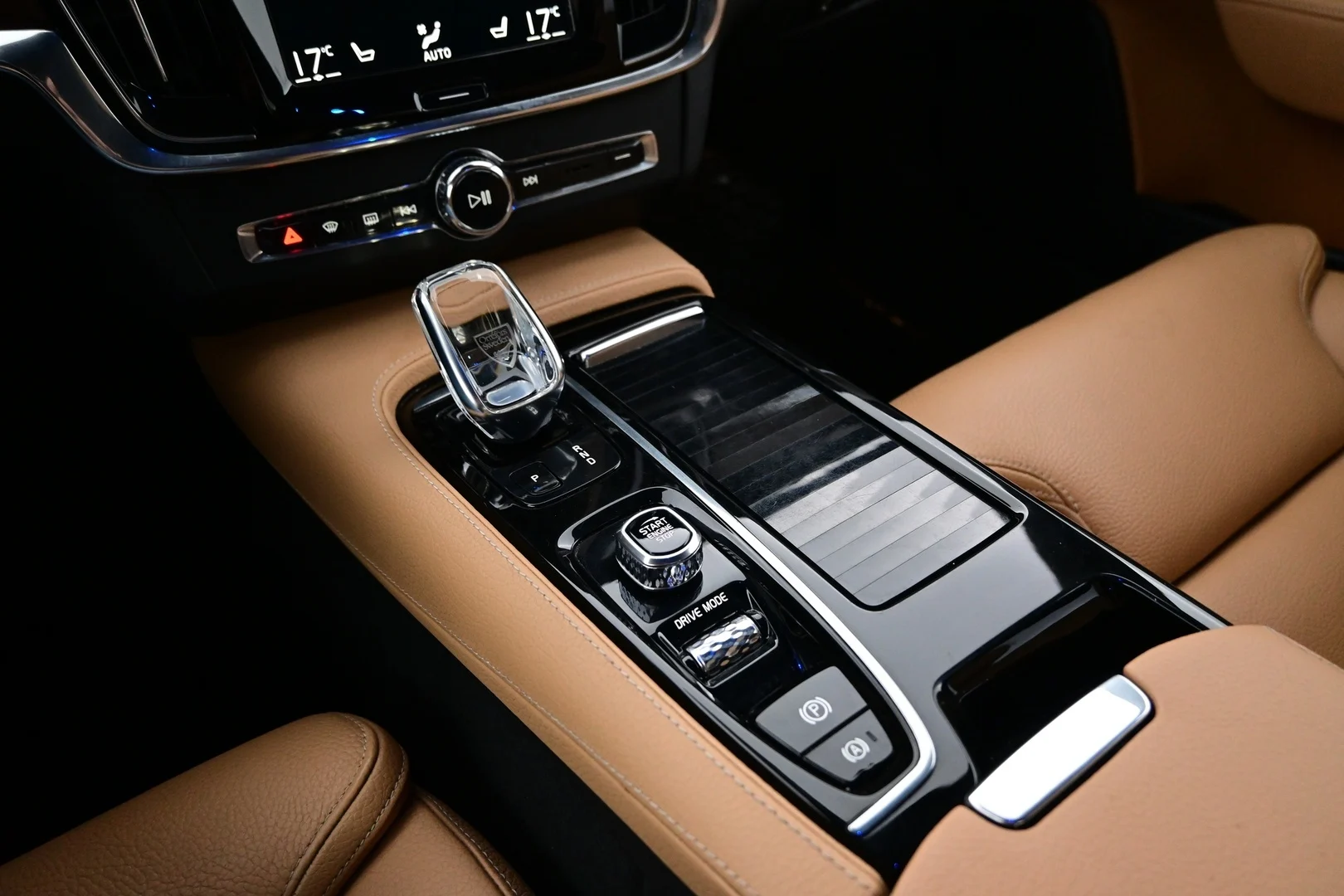 Car Image - 1BOHu70NoAsbh84xGIKb9J