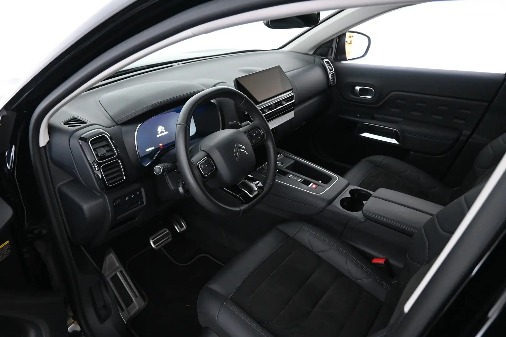 Car Image - 4Q09PEgEb89MgLZbJLMkgg