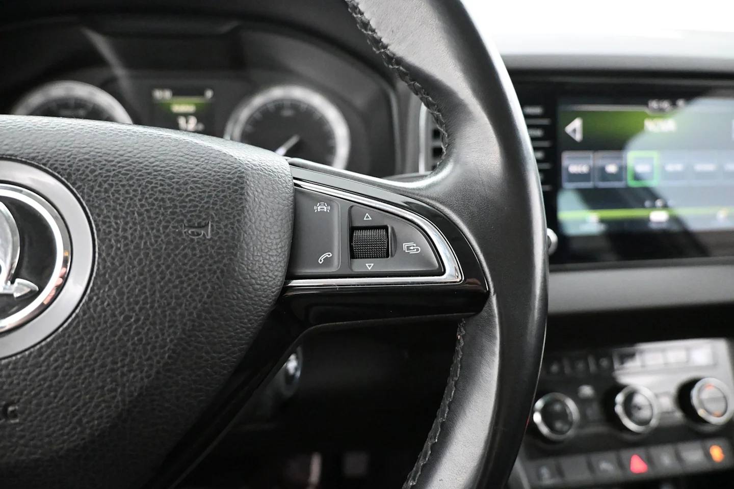 Car Image - 6Wo2fU2hyyGEo6cWGqBxQE