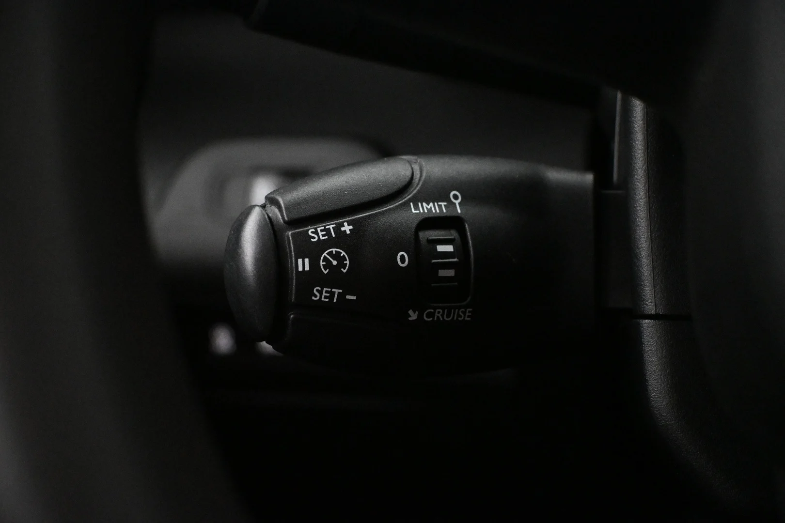 Car Image - 11jq7NfPVbdy8AlQojX4xy