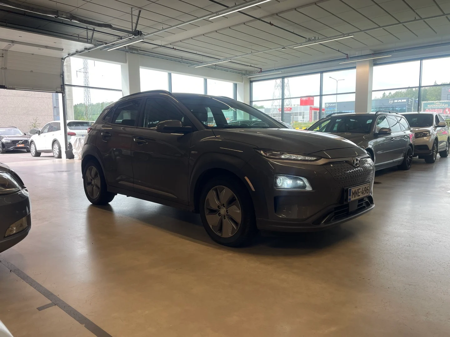 Car Image - 5XJB39tvEsNQRji54wcl16