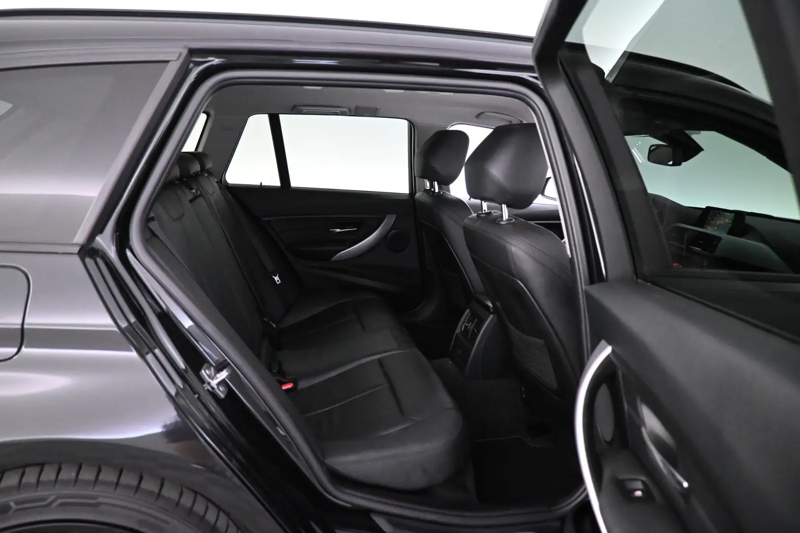 Car Image - 49xx7WQn4jc5EJMa48KAih