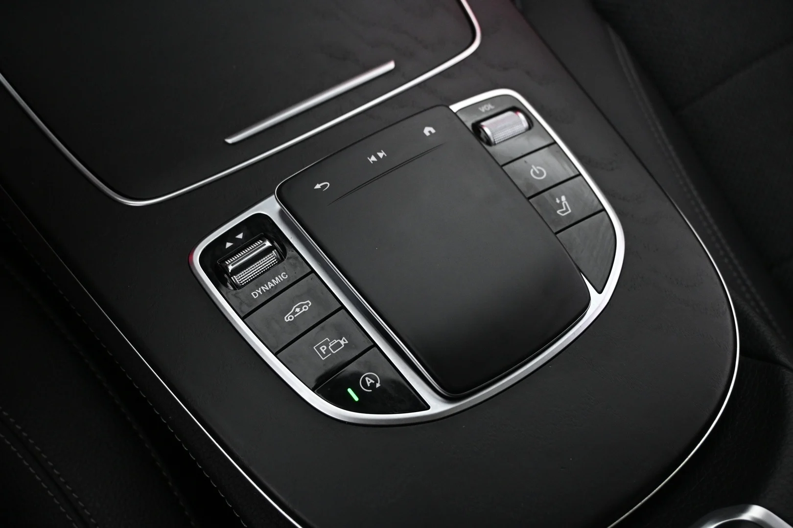 Car Image - 3ShBbBQpWLc8s6zYwTb1UV