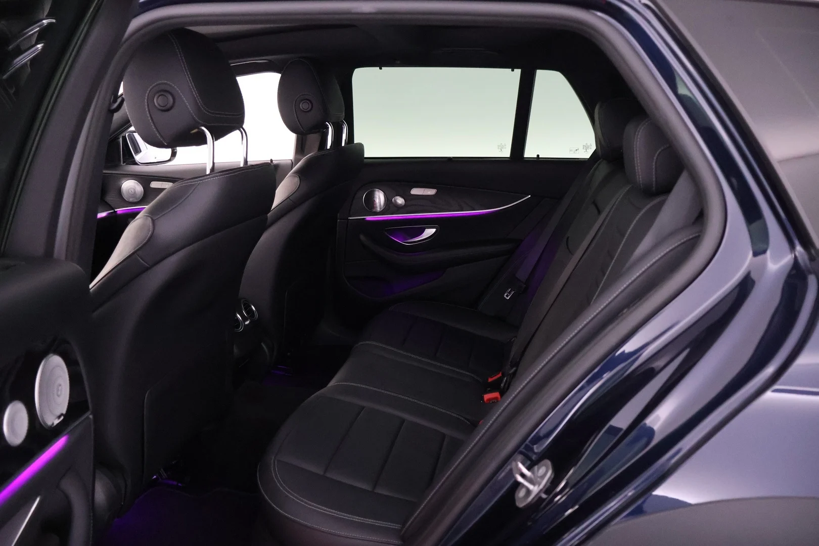 Car Image - 4Q6eMhsxFGzJGfVZ211ngx