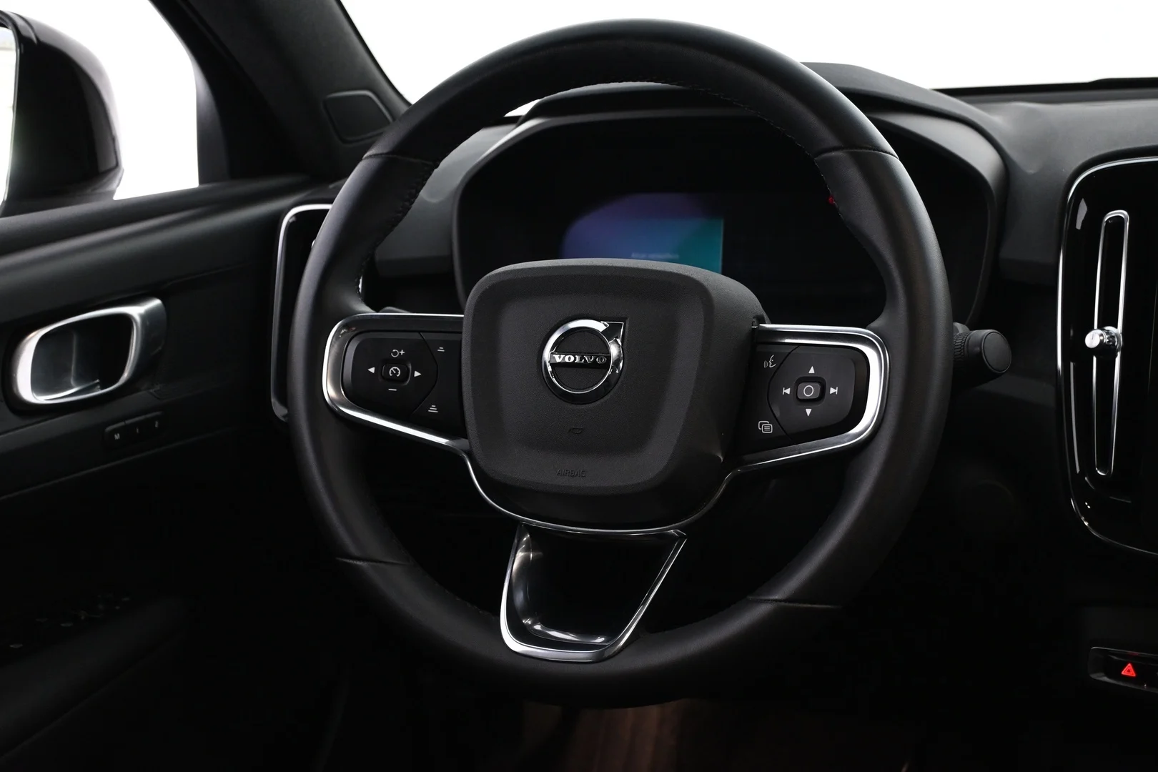 Car Image - 1THp3rsiFNzAxfnbcjbVTk