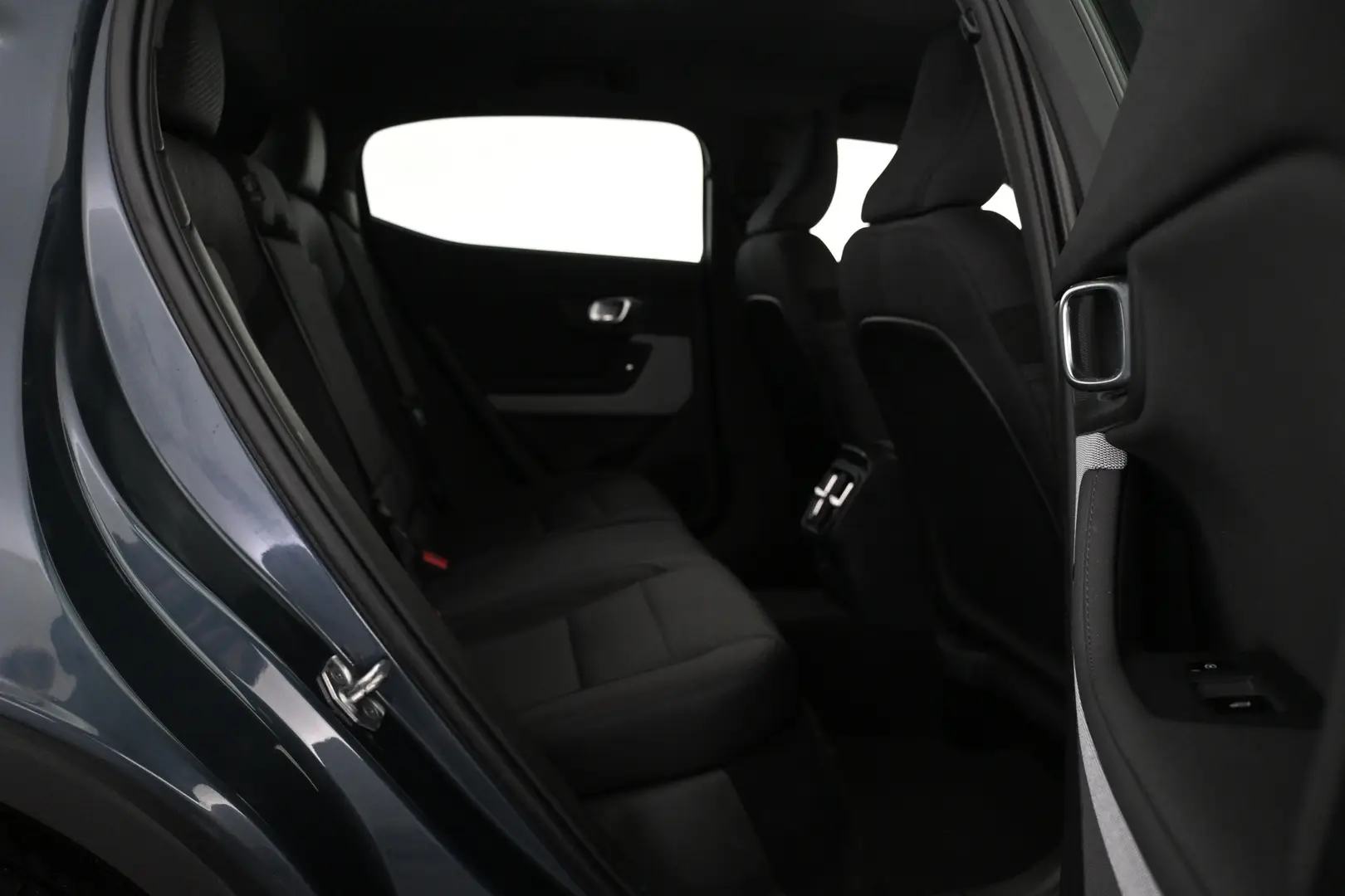 Car Image - WzOgwSe8hr7zyeHpvFfoS