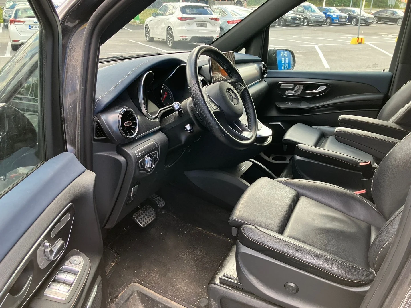 Car Image - box9PFl9QwOIt3ANFUsjv