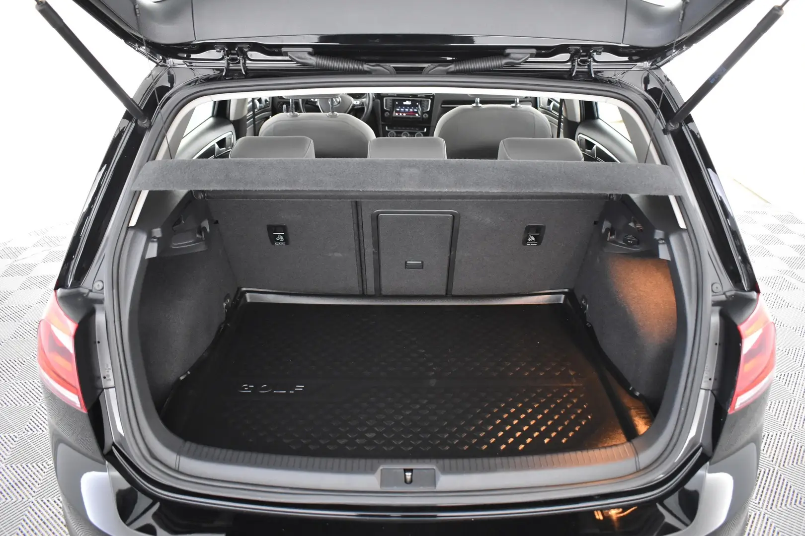 Car Image - 4ga8Bj7My1T8bfjv20IA2F