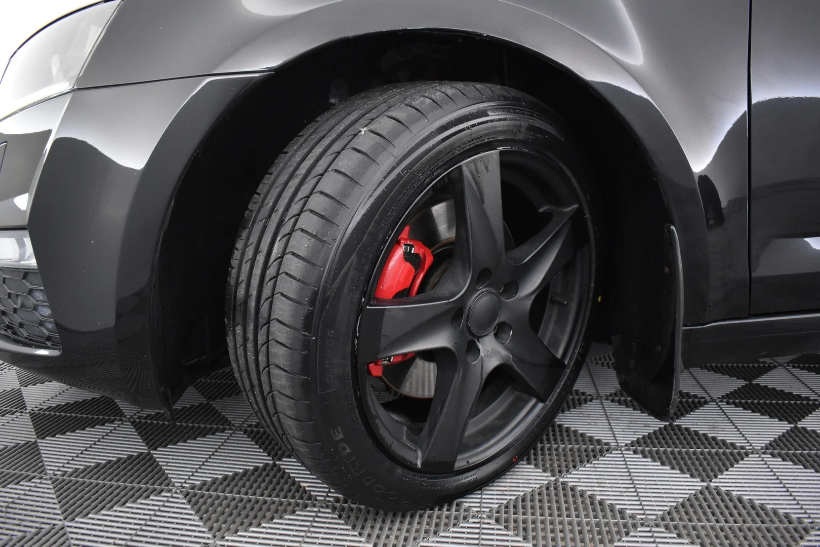 Car Image - hiX4PAiyeqBdmCyZ3uWP9