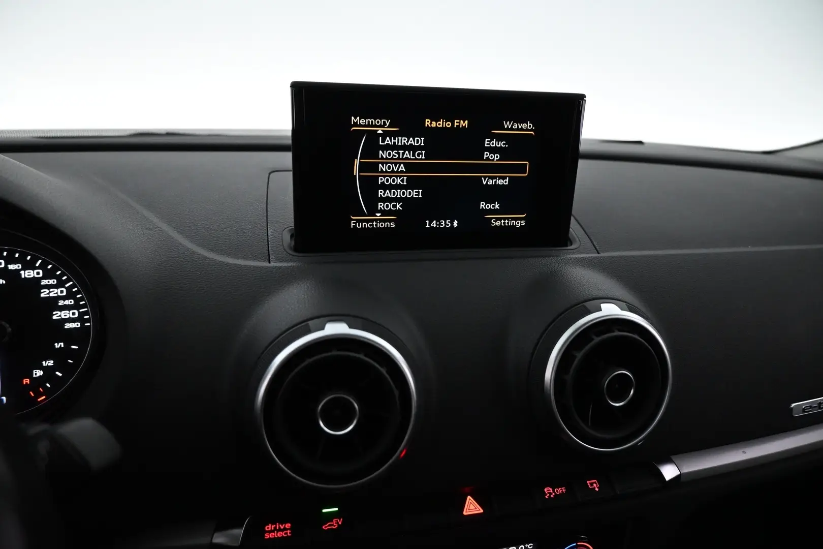 Car Image - 64L6SW3EqkNq2VerSv4jRm