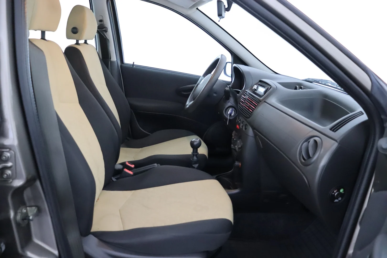 Car Image - 2XH6eKNKSVOaWkEZ5KpLzX
