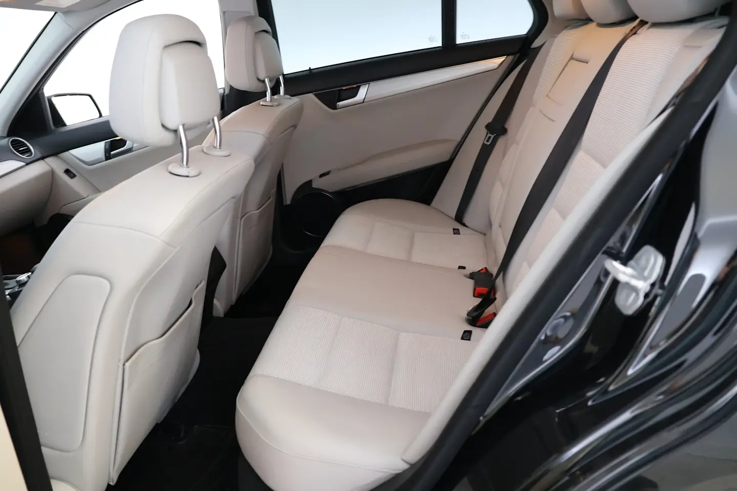 Car Image - 3OH0vimDN4cFyHNJEpuF6Y