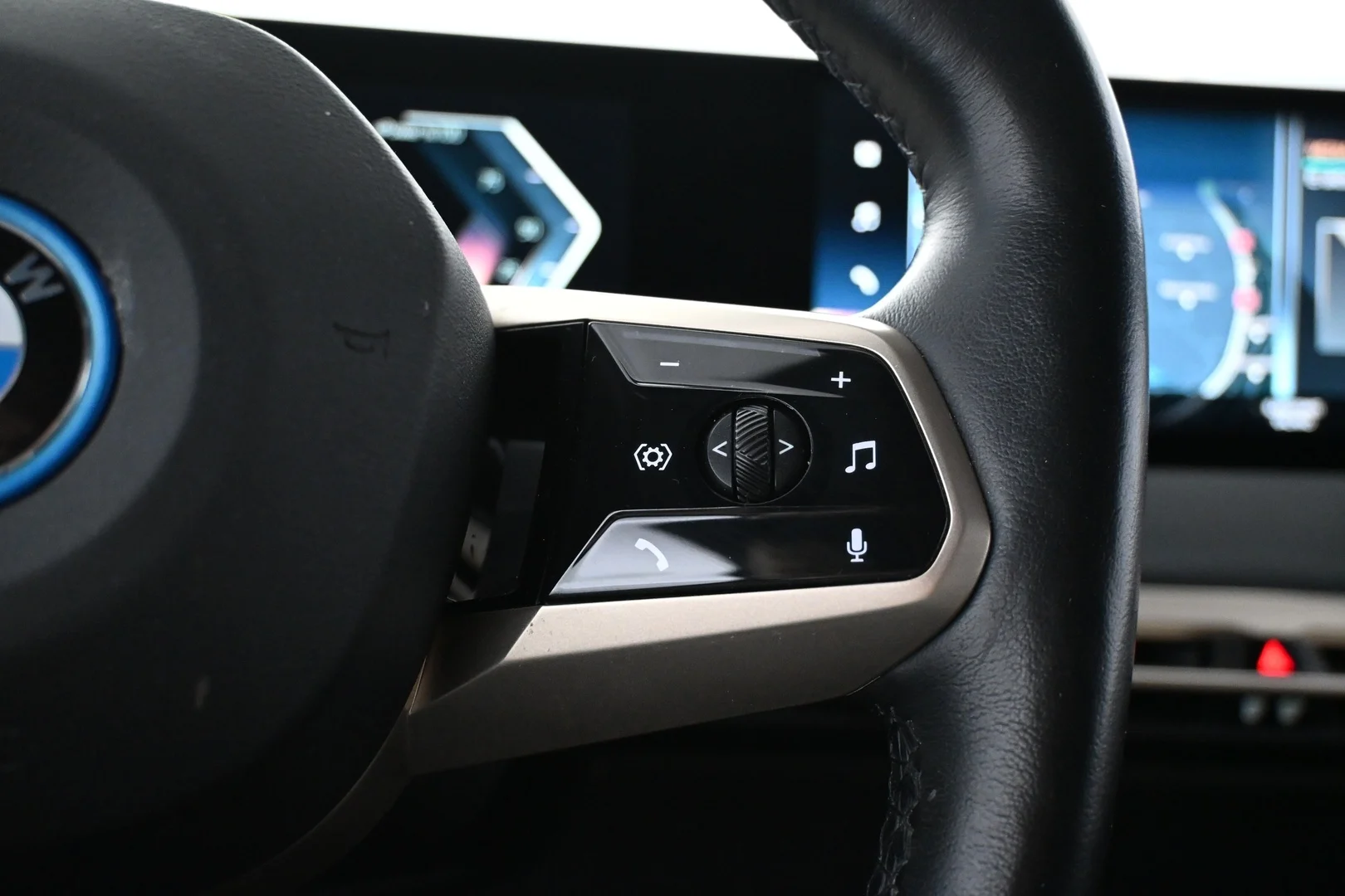Car Image - 6ZCrjErnJlzNm04D0xDl8f