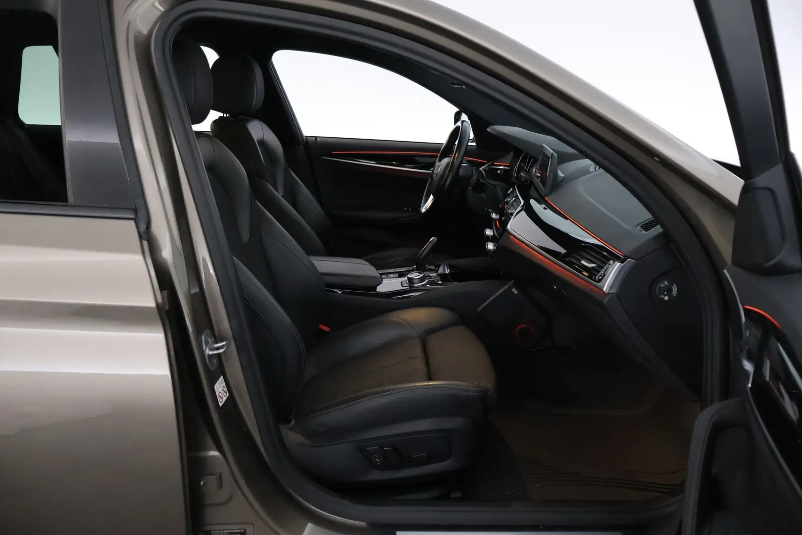 Car Image - 3BNxCmFfUFrczdYpAF295Y