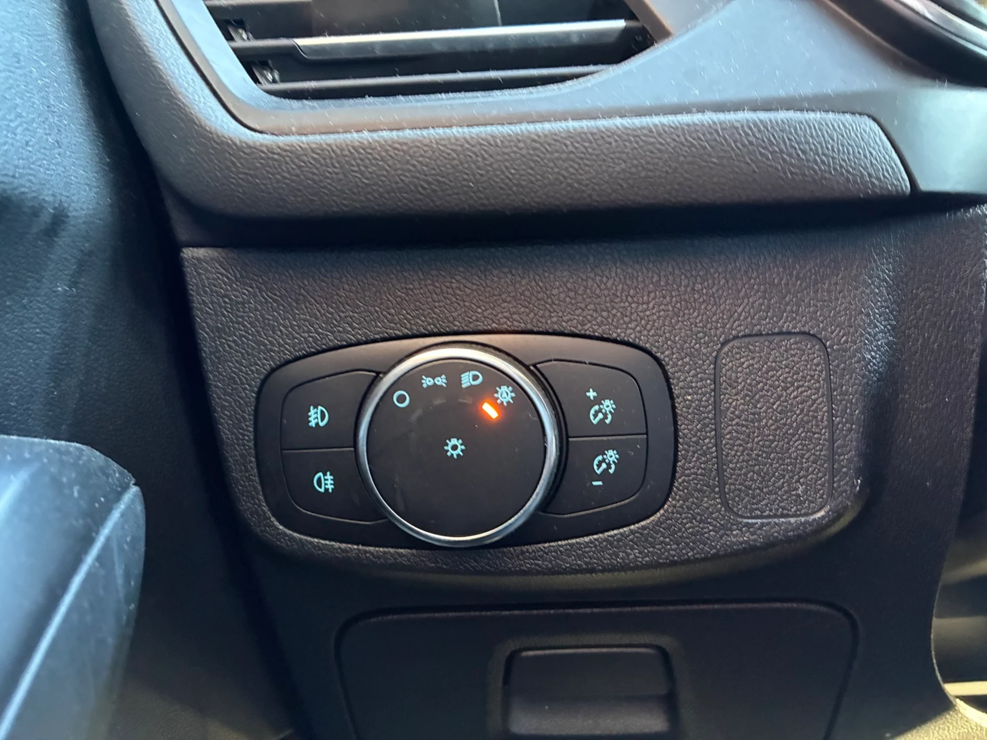 Car Image - 5lwYpIQTAcEJjC8siRmJFp