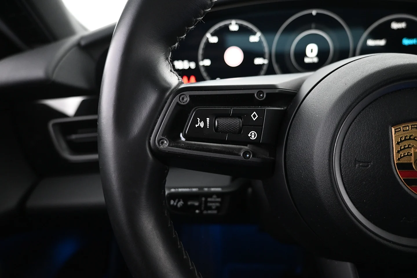 Car Image - 3lQr6uG5JwcCvFZ7Uwqp27