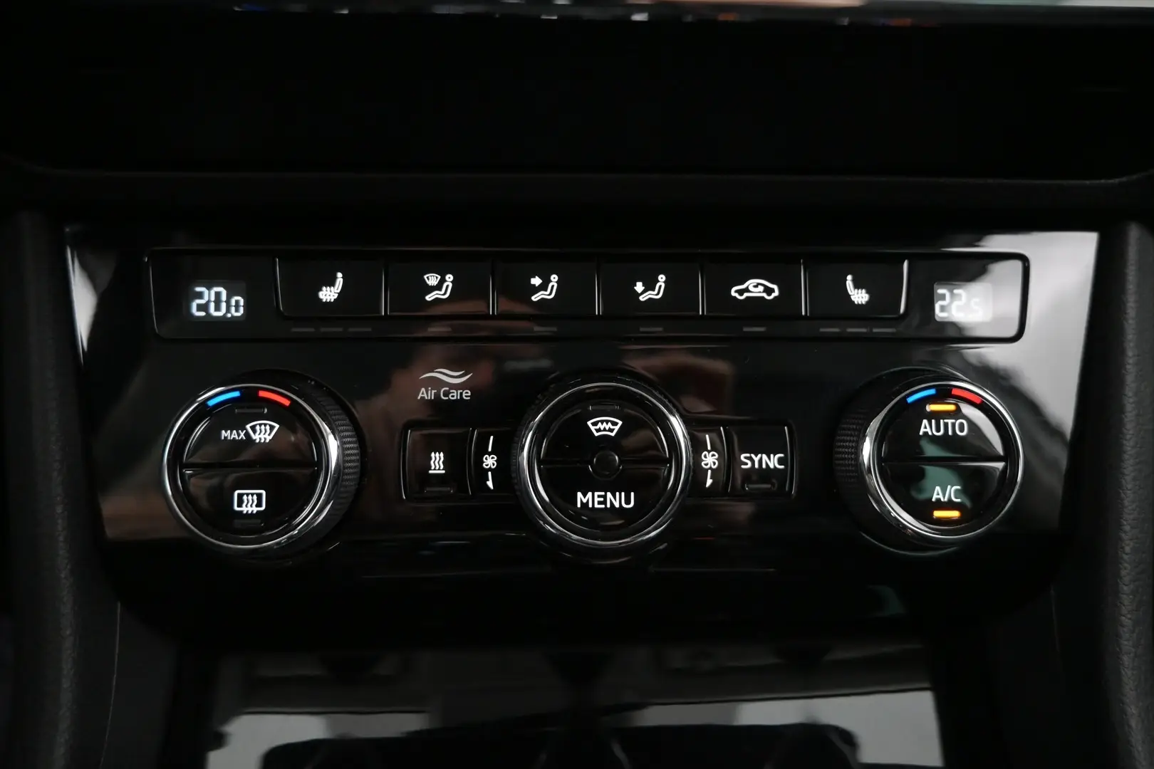 Car Image - 10NYLuMF3T2dVnSkDqeNfB