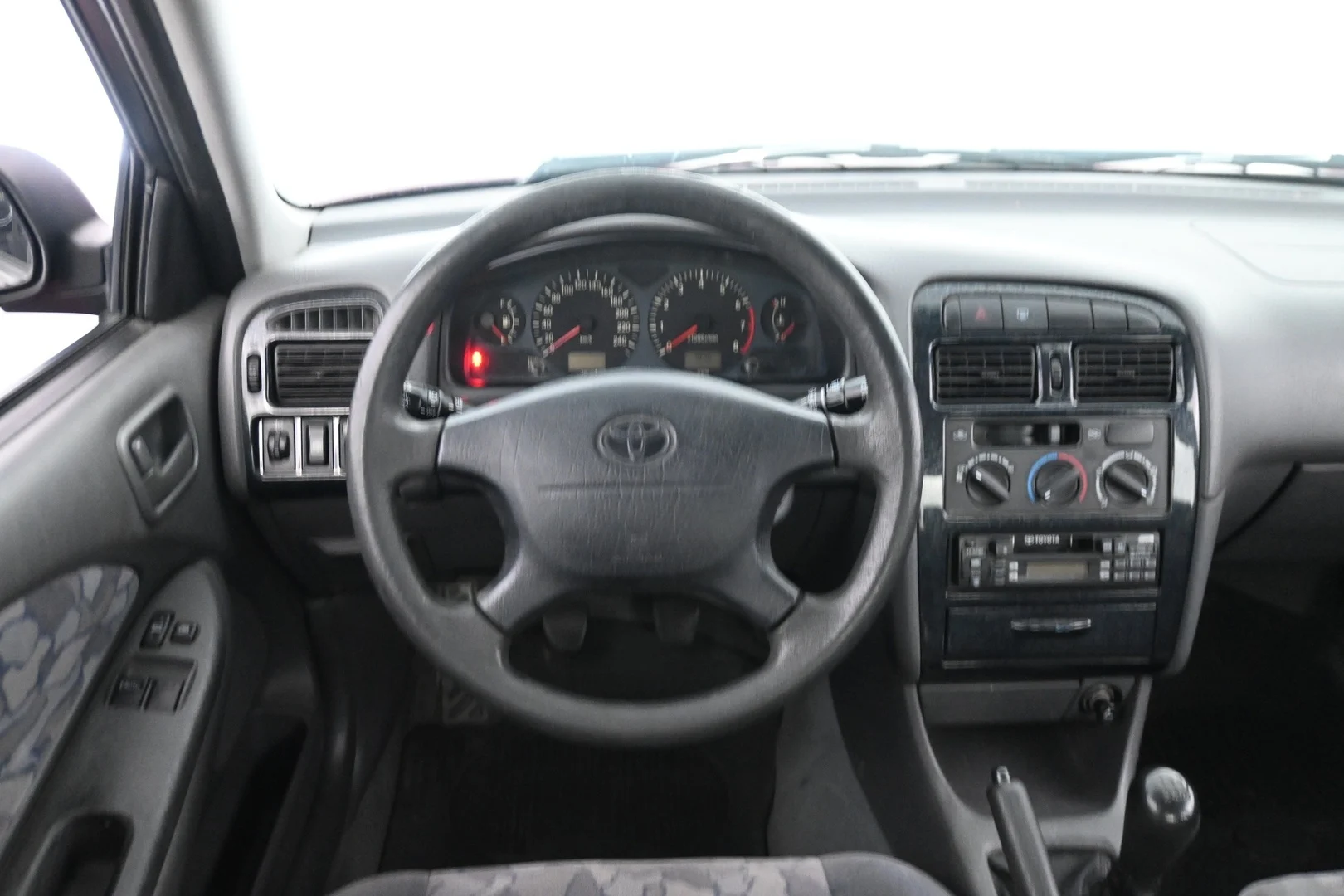 Car Image - yepSSIHTE1qYjIRIOPo7y