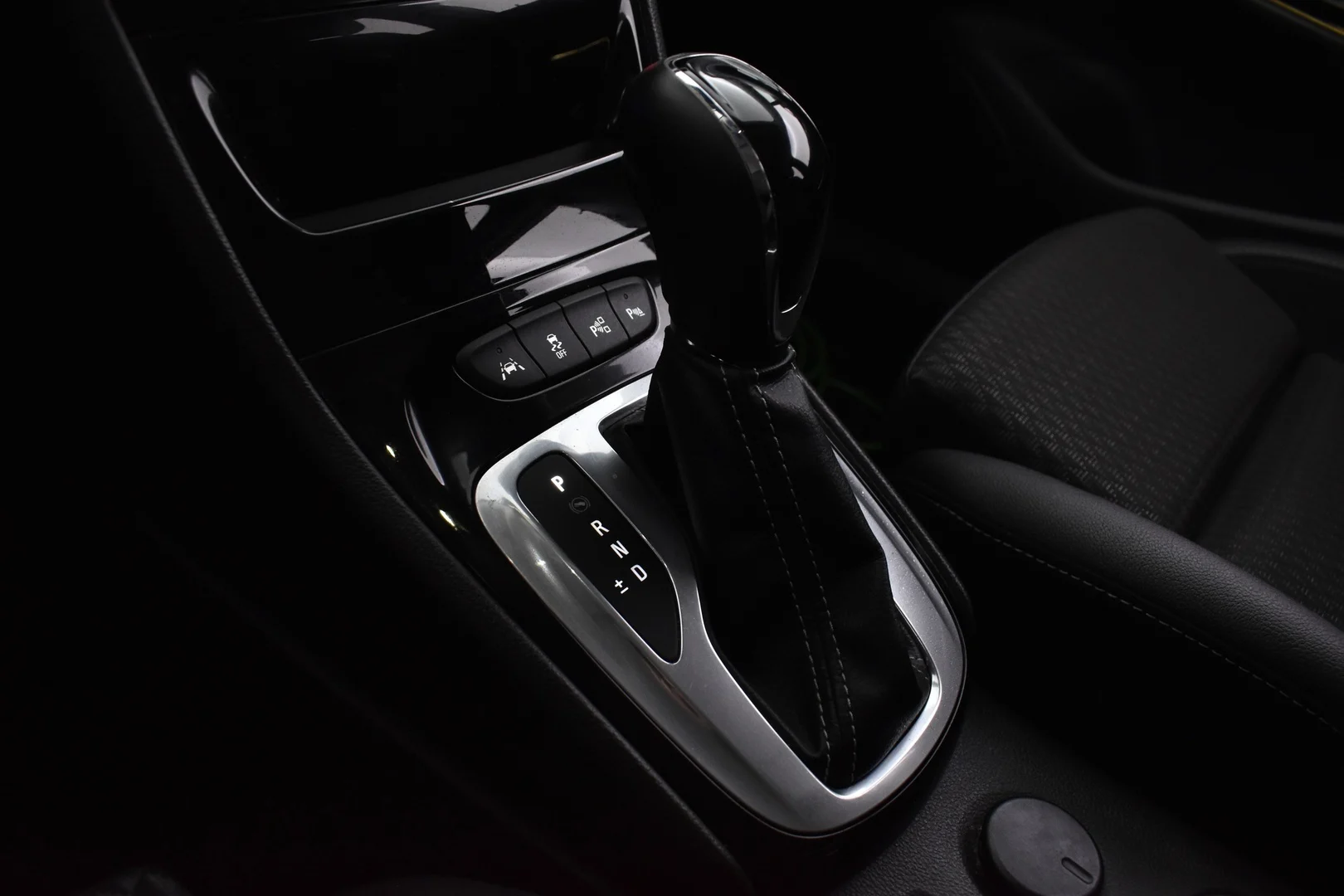 Car Image - U2iG0IEt2qfCf7Q1sIOBL