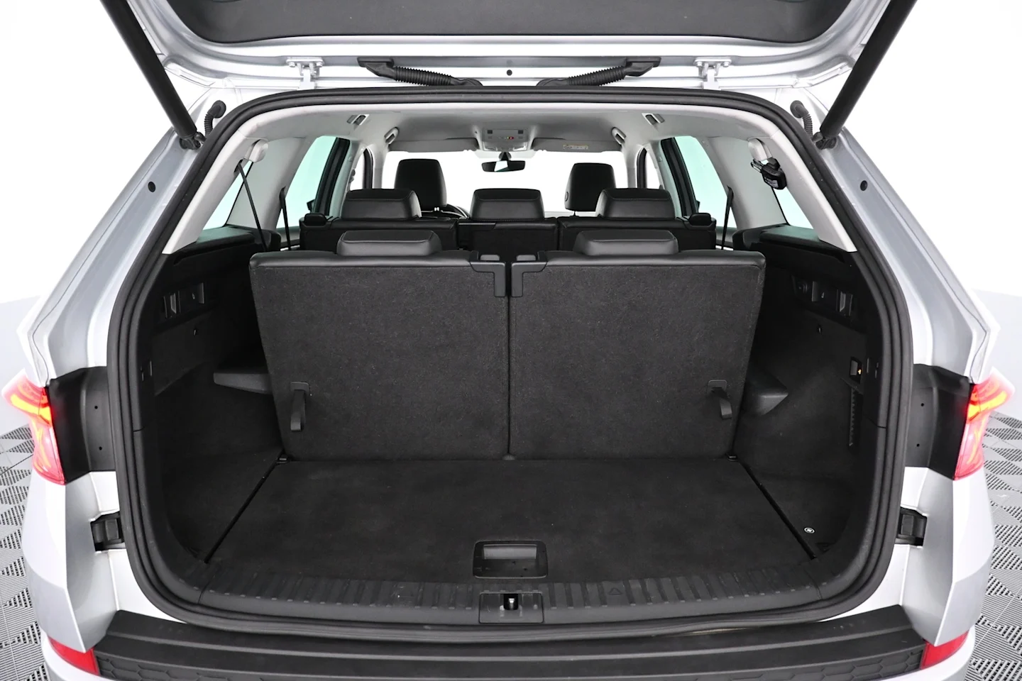 Car Image - 3nx2S78ilQhl3rLAELbaHH