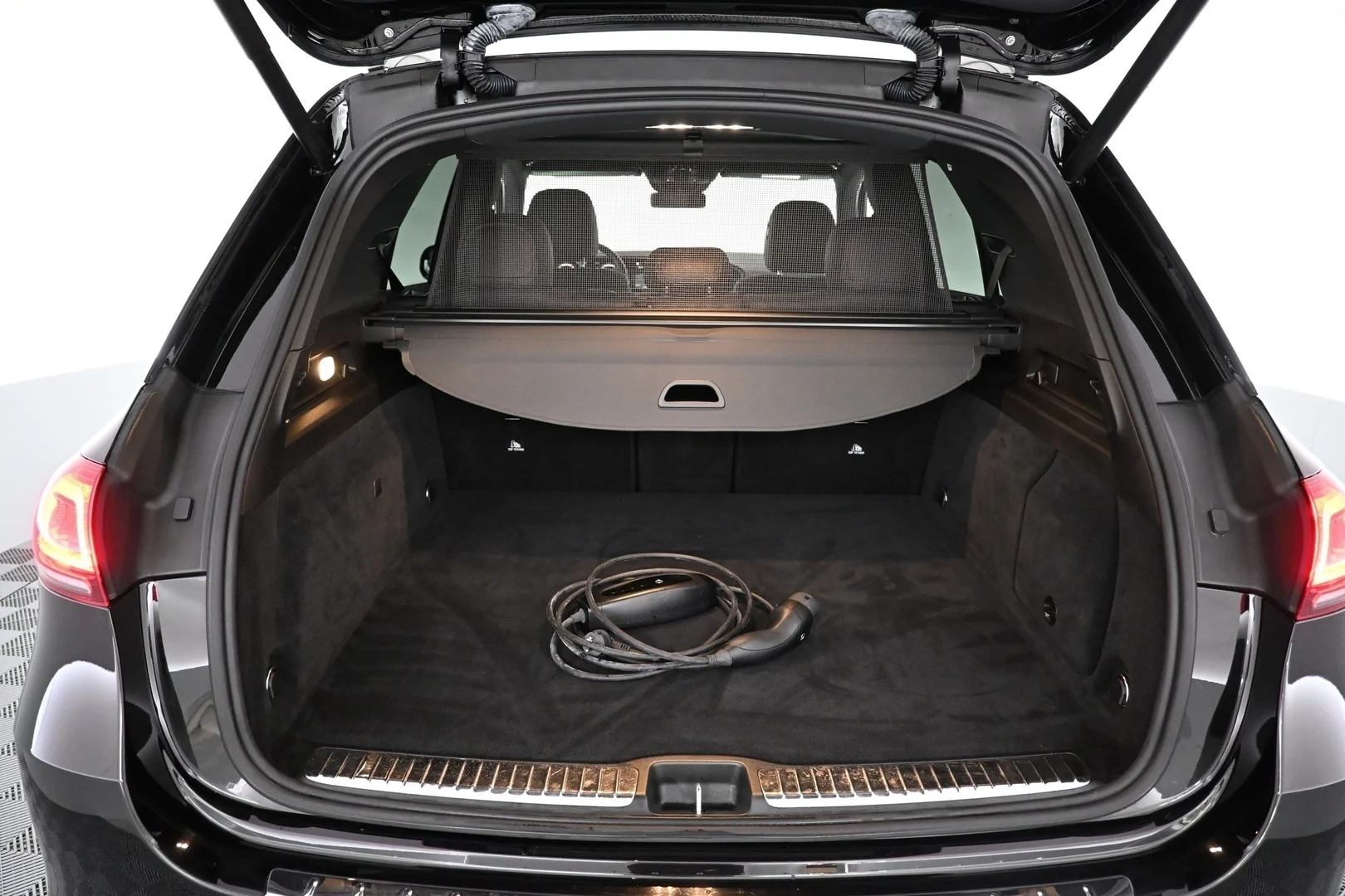 Car Image - 2FvJdqgVSVNH4sb5VuYvh5