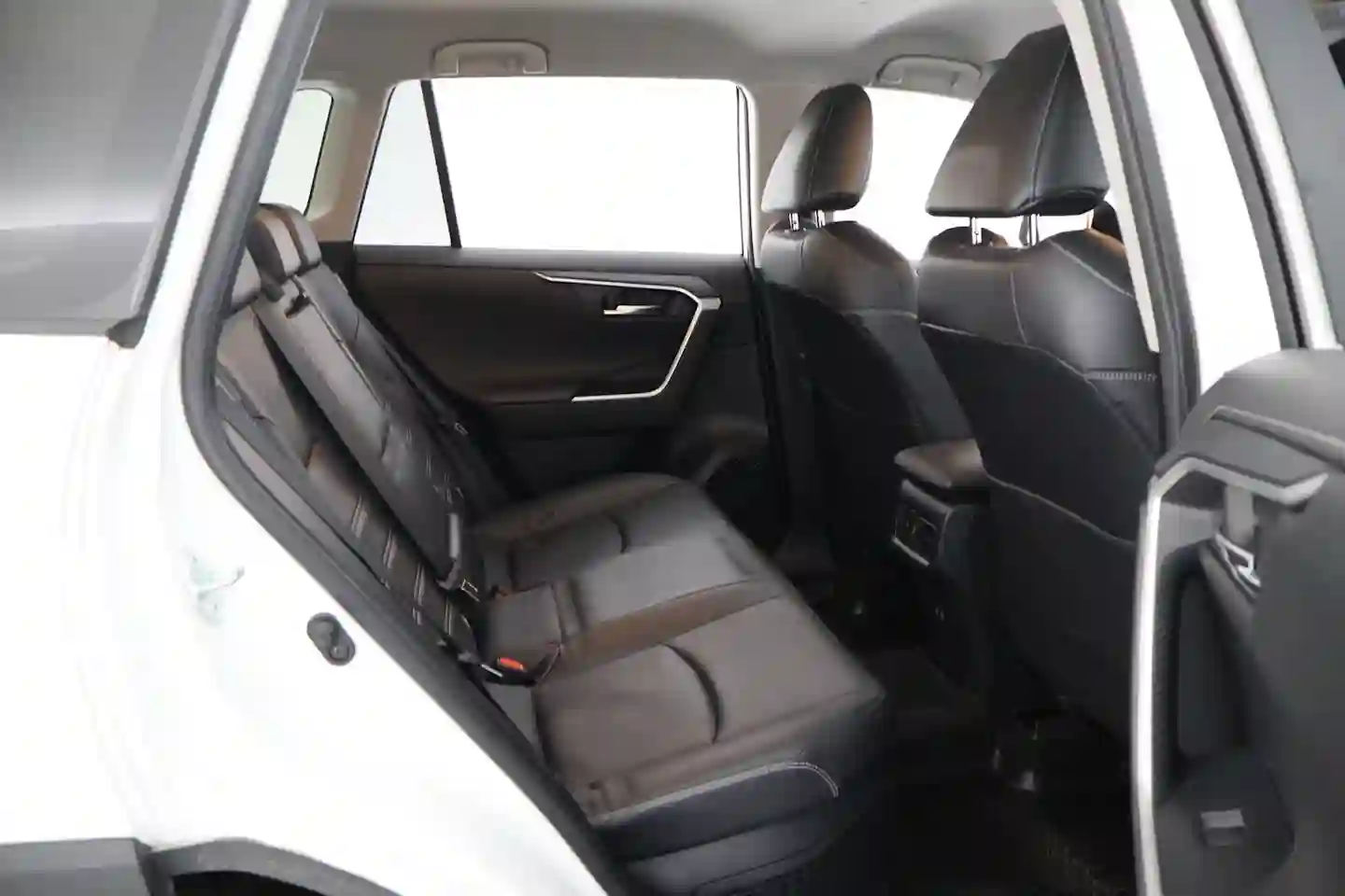 Car Image - 54lEwDgPemgLFdNwVlgiHg