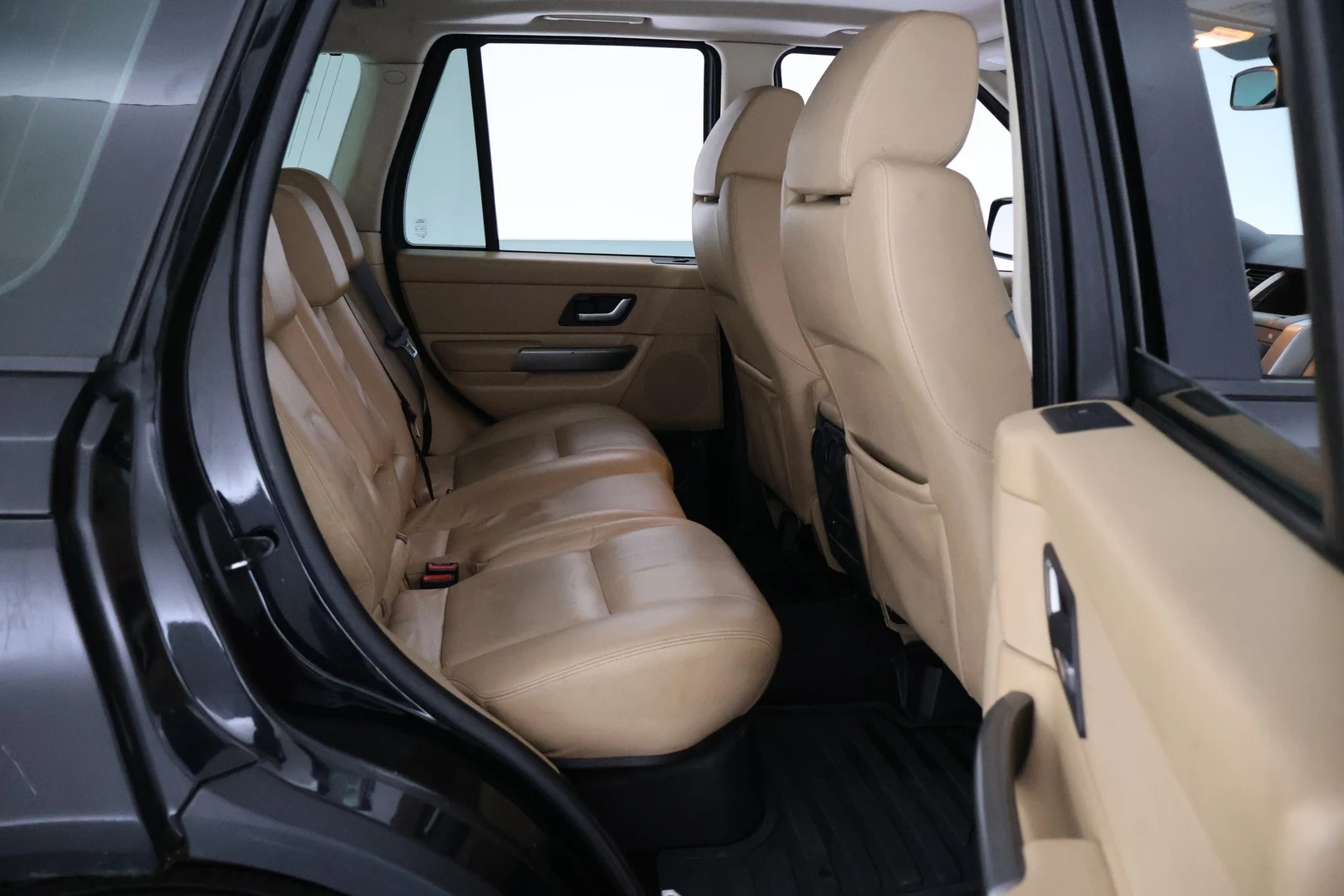 Car Image - 3hCf2dVL95pA97ZAht5sRL