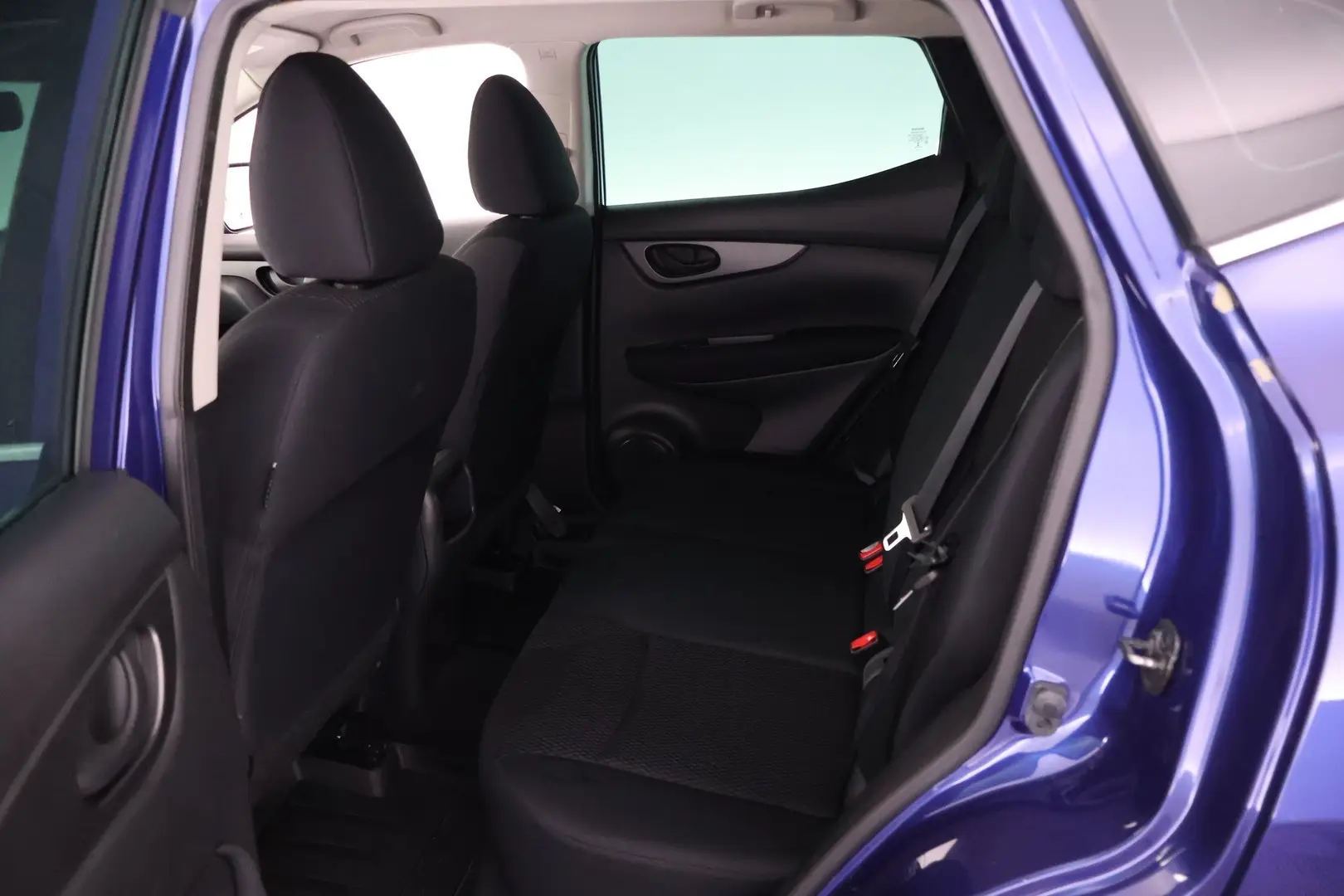 Car Image - 4V3EjnePG7LVuG1aPyBs5t