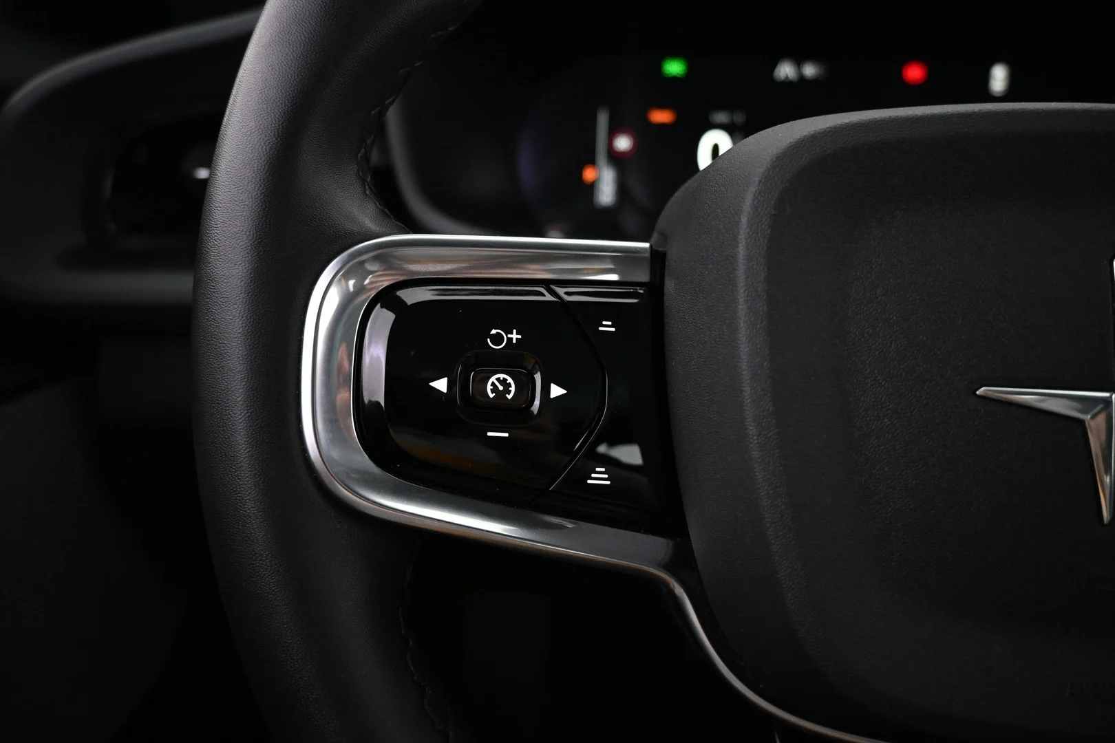 Car Image - IOUalGuZ8Gi34EUyOWxGq