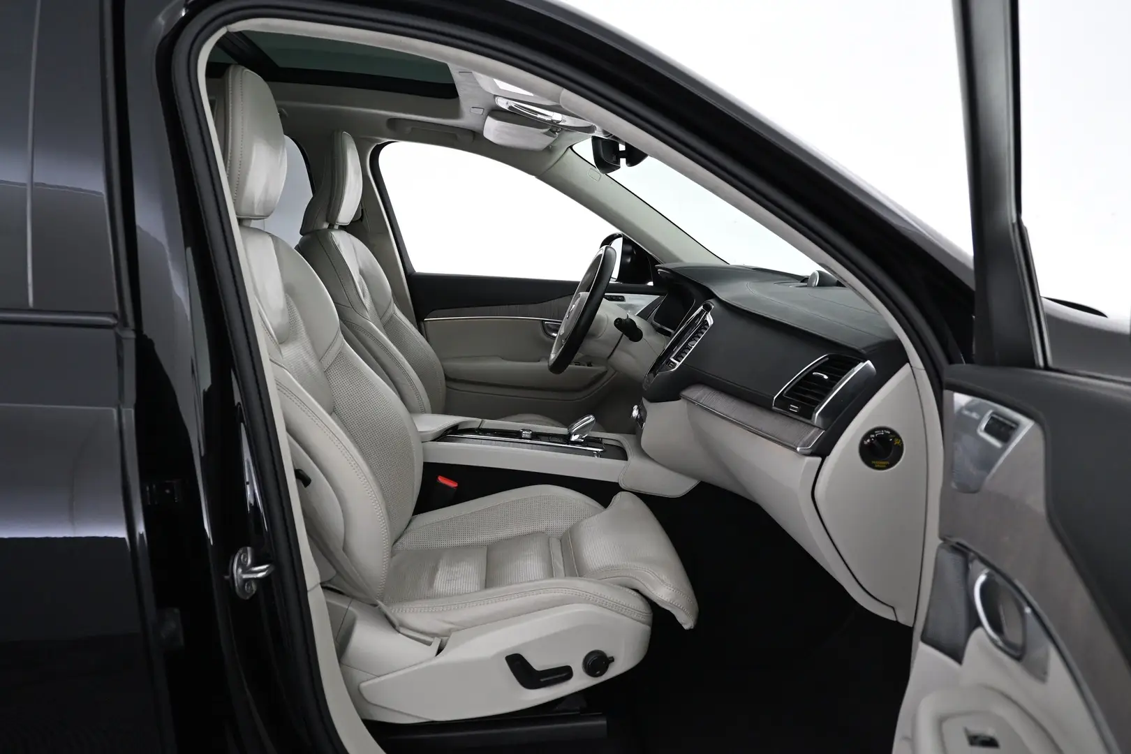 Car Image - 4ZqDTRsvlGS4CrOULpnCnd