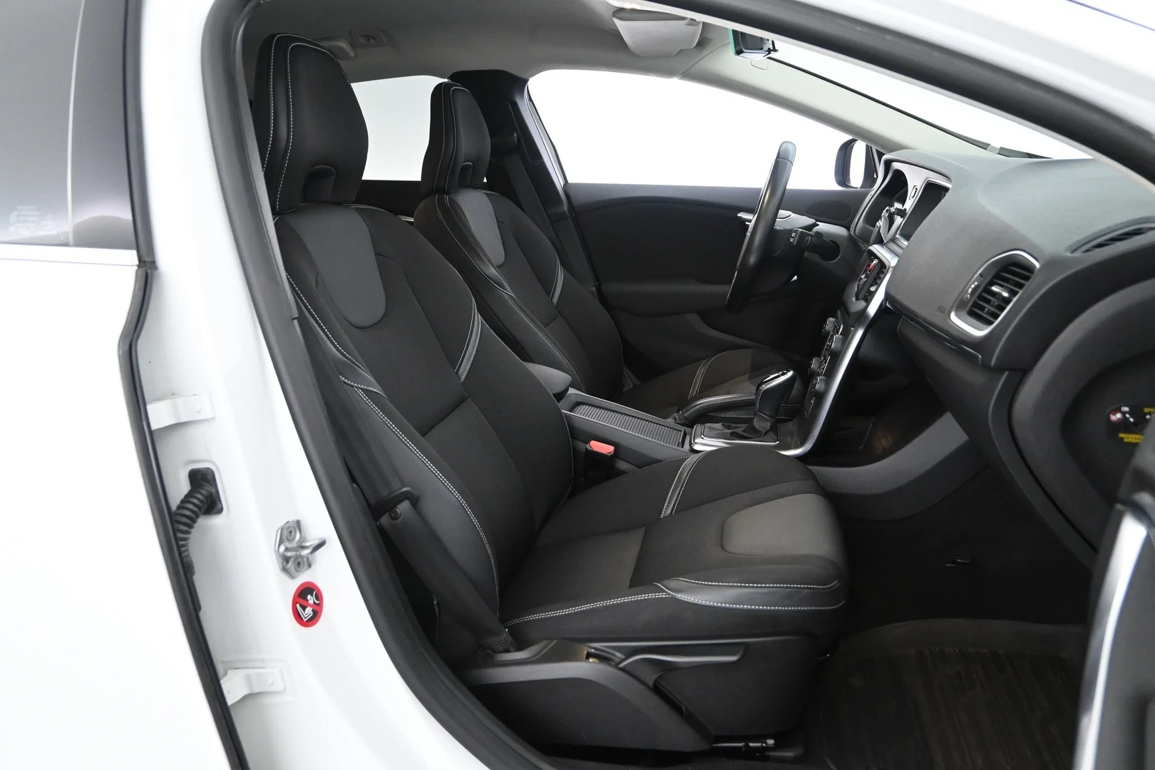 Car Image - 2L9dE7fltbu87qxCHyeUo3