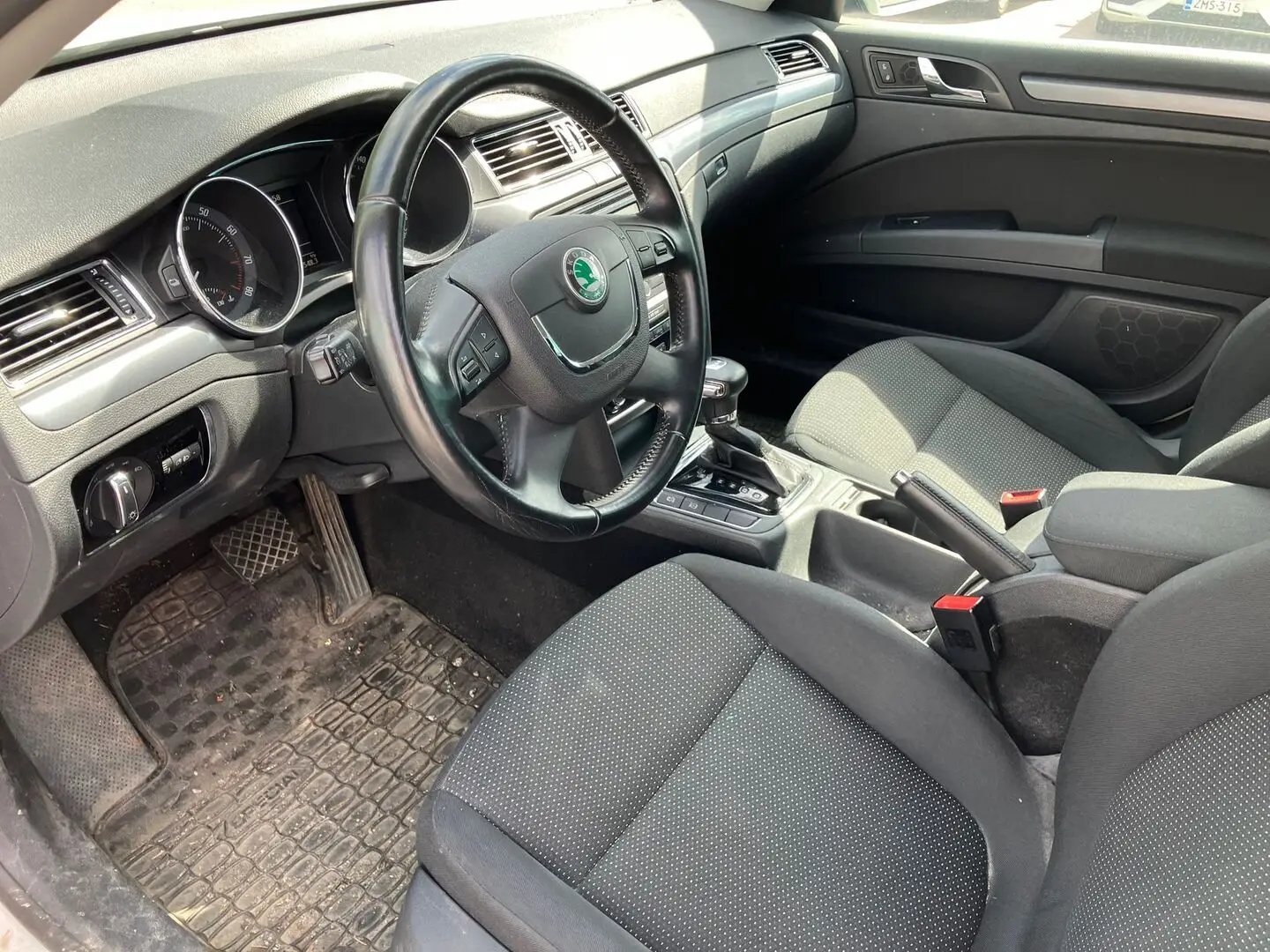 Car Image - 2gbnXzu47nrNFDmAGCnWQo