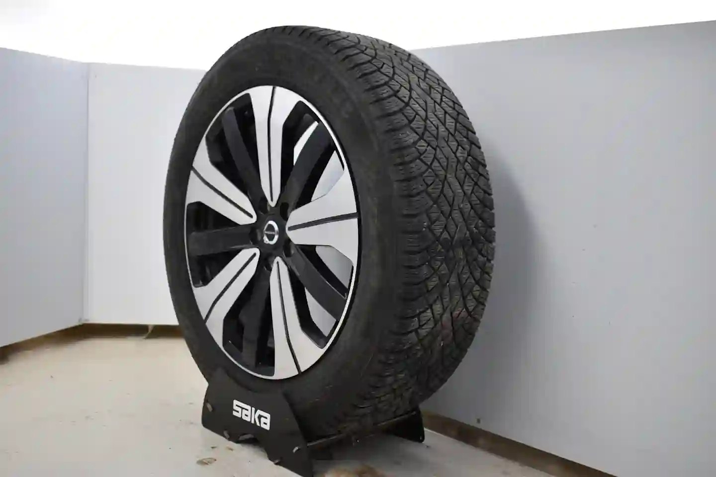 Car Image - 2l8zWTFjzxPQ4ene4M9Mb1