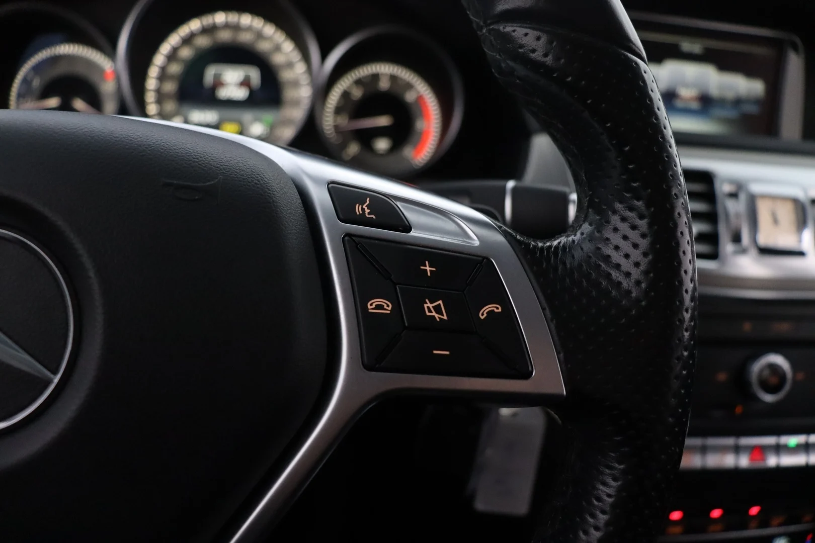Car Image - 1NJW1mhXEhOg6fGMWAPQ9i