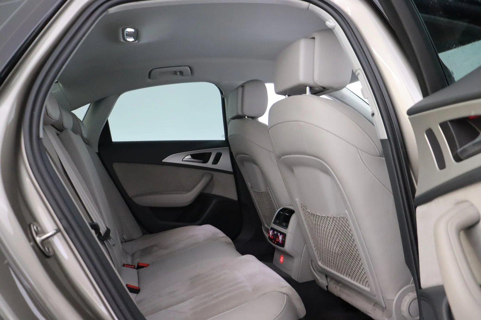 Car Image - 2Y4gzau3HVUkxCMCaqQnAB