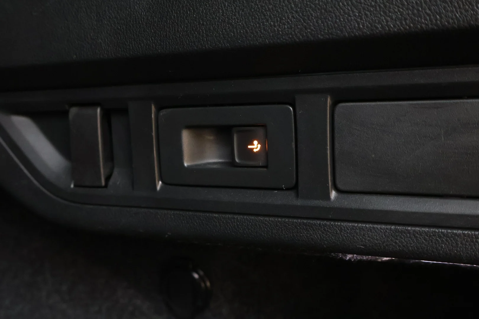 Car Image - 19PTbuBHPIkFgw70spmxKF