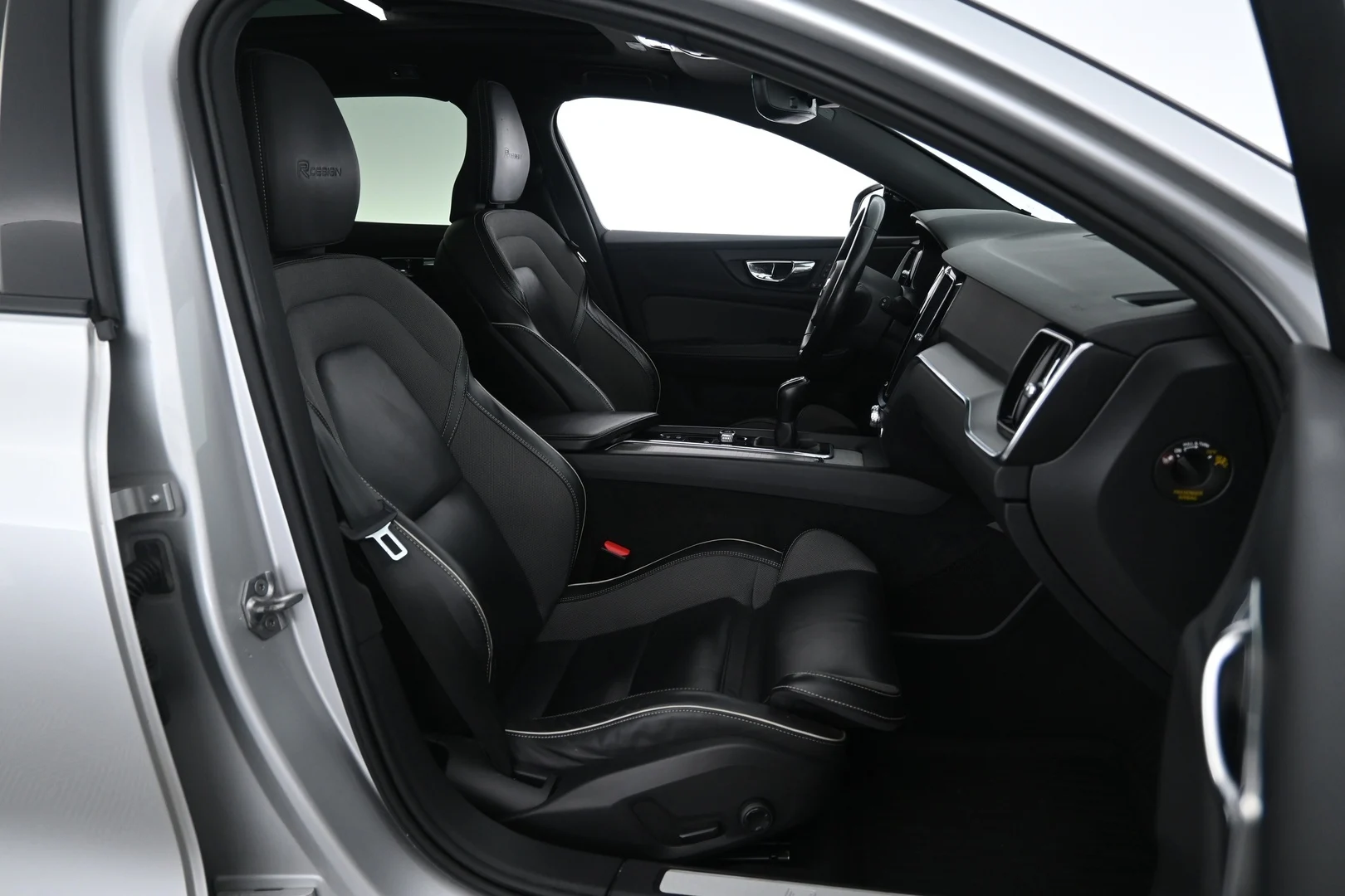 Car Image - 4pjUeRNaZPecvf22lN81go