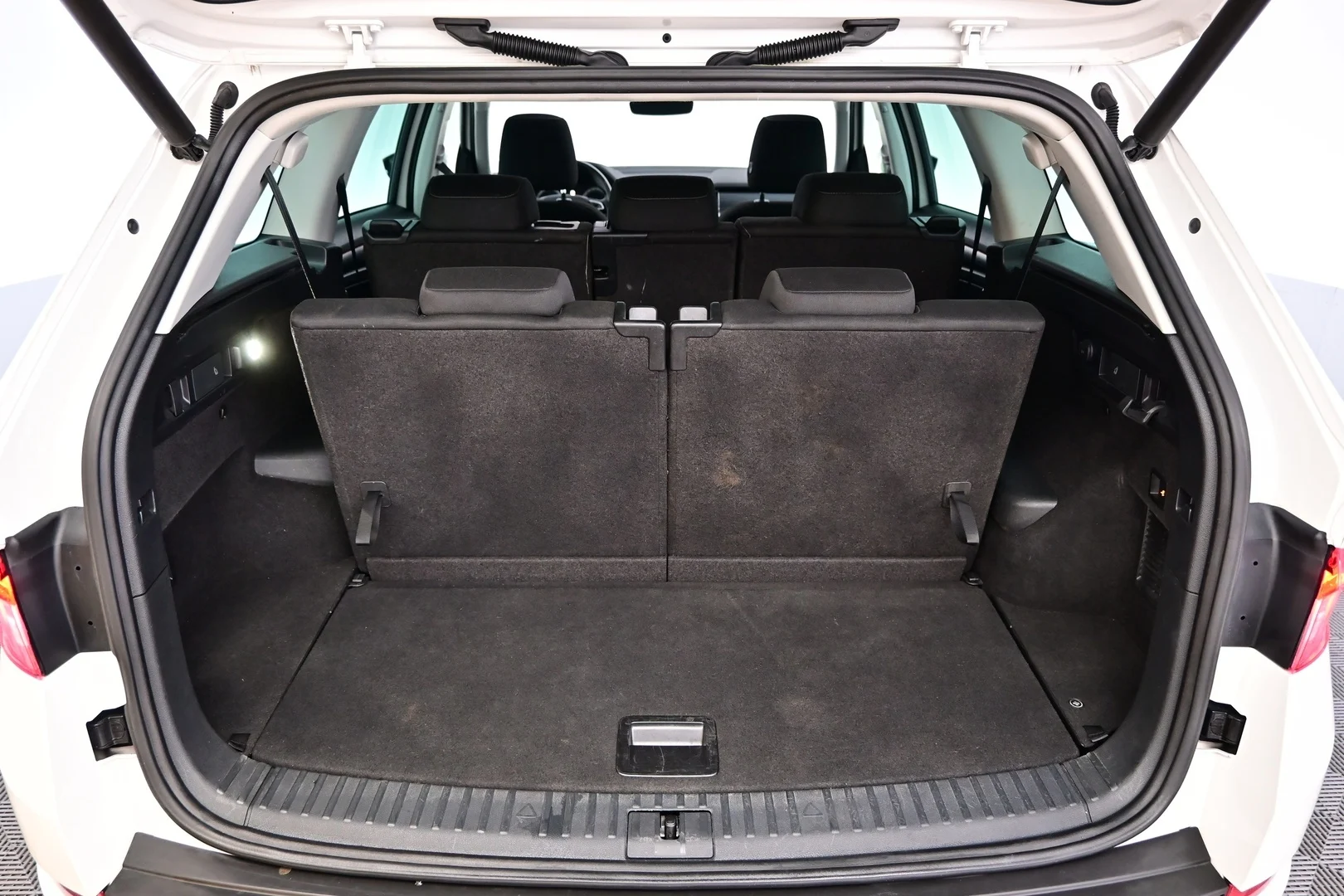 Car Image - 1YqRq9klYtPRA81f5qw61d