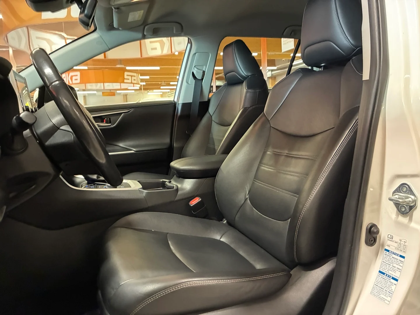Car Image - 3RZlD0nfHDRC0AlB8uzWRq