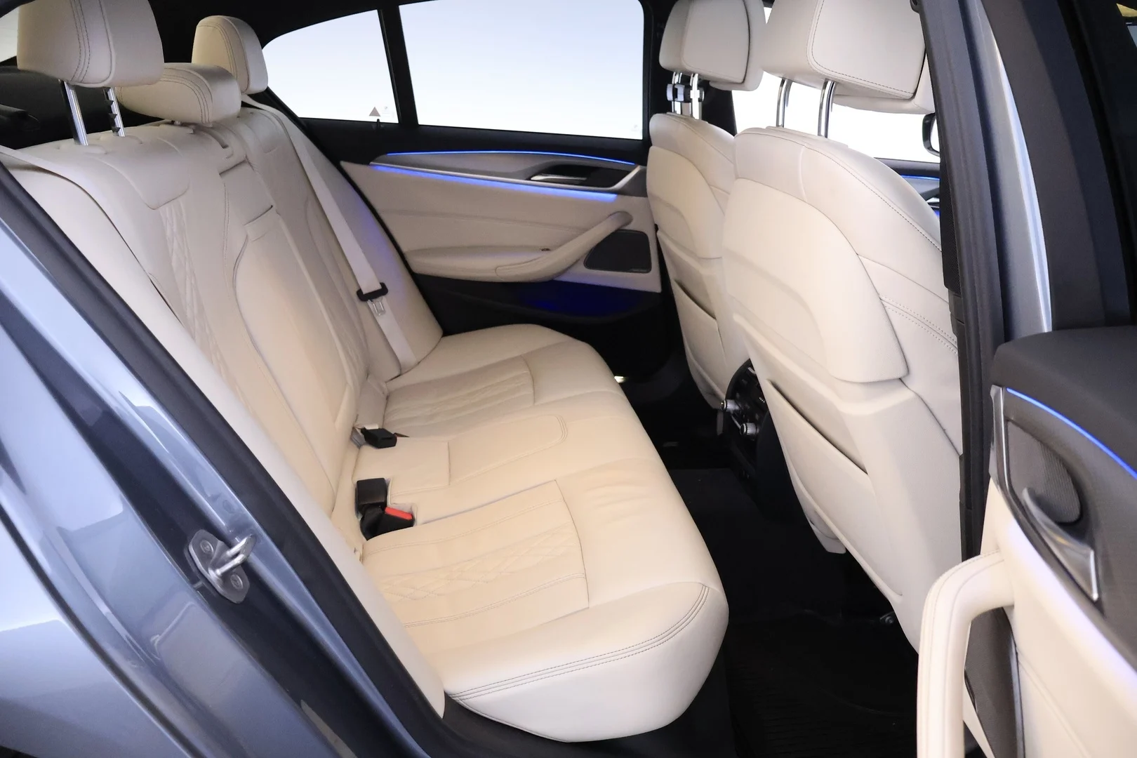 Car Image - 4cSpdwBMsSrD2aNW0OgfhF